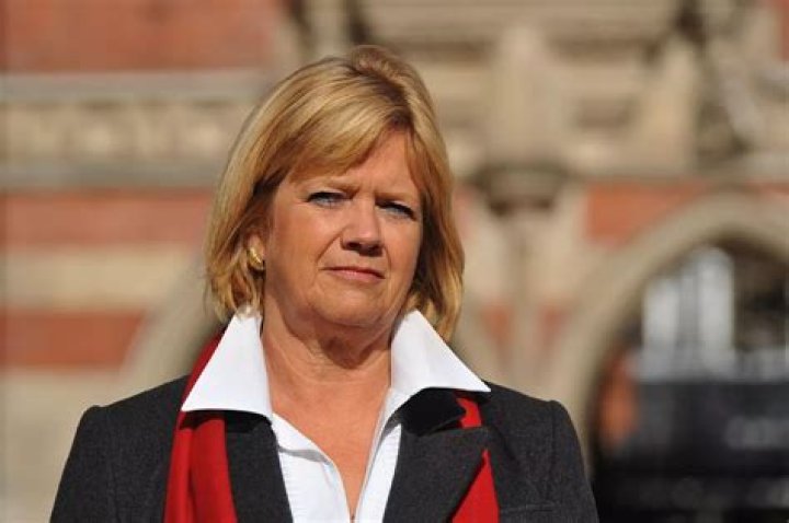 Who Is Baroness Hallett?, Birthday, Education, Honours, Family